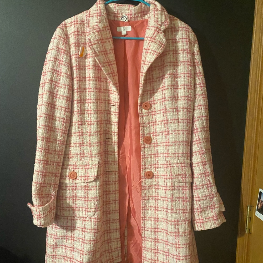Super cute pink plaid jacket, sleekly lined, small pockets size 10